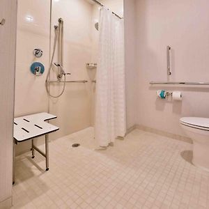 One-Bedroom King Suite Mobility accessible